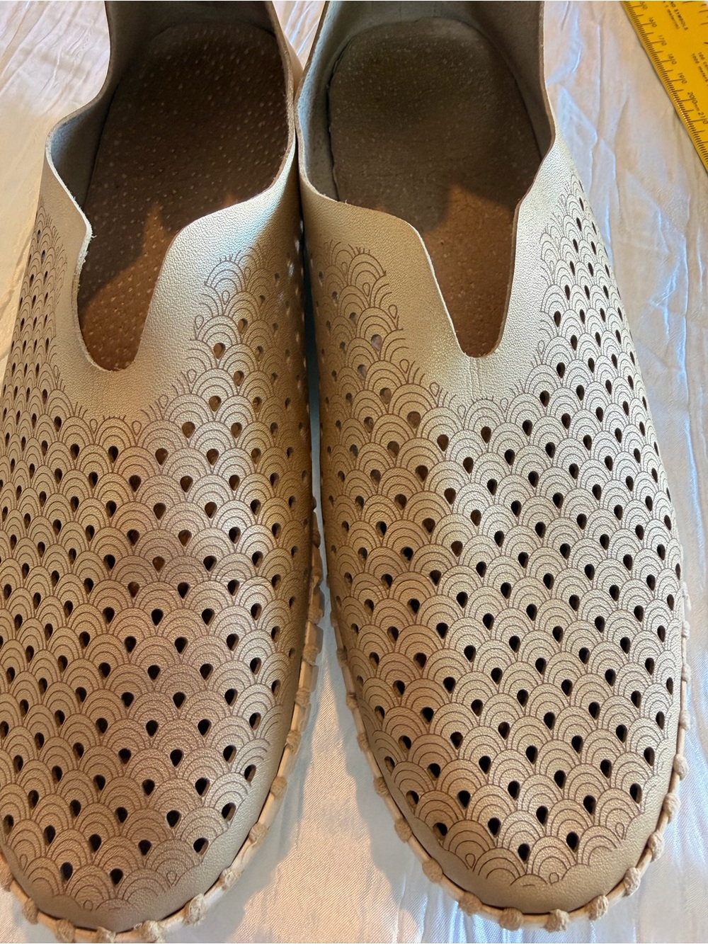 Ilse Jacobsen Cream Perforated Women’s Slip-On Loafers